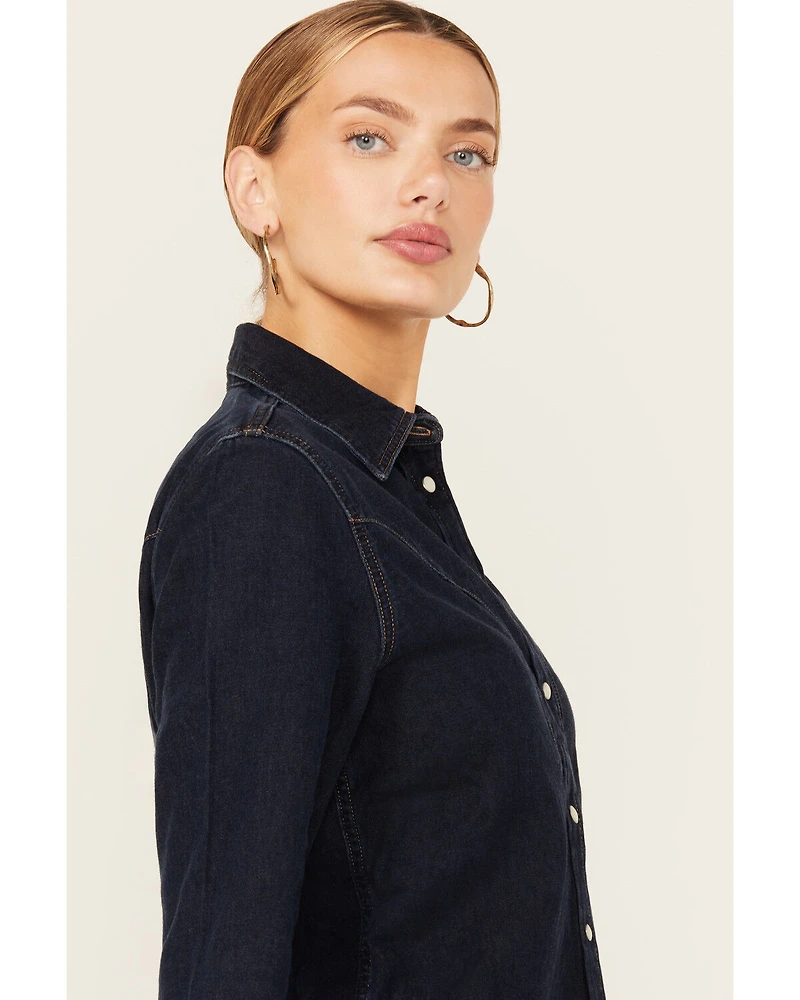 Wrangler Women's Dark Wash Slim Yoke Long Sleeve Pearl Snap Western Shirt