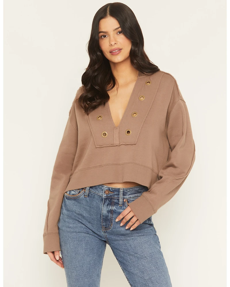 Cleo + Wolf Women's Solid Grommet Cropped Hoodie