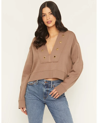 Cleo + Wolf Women's Solid Grommet Cropped Hoodie