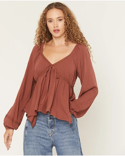 Wild Moss Women's Solid Long Sleeve Hanky Hem Top