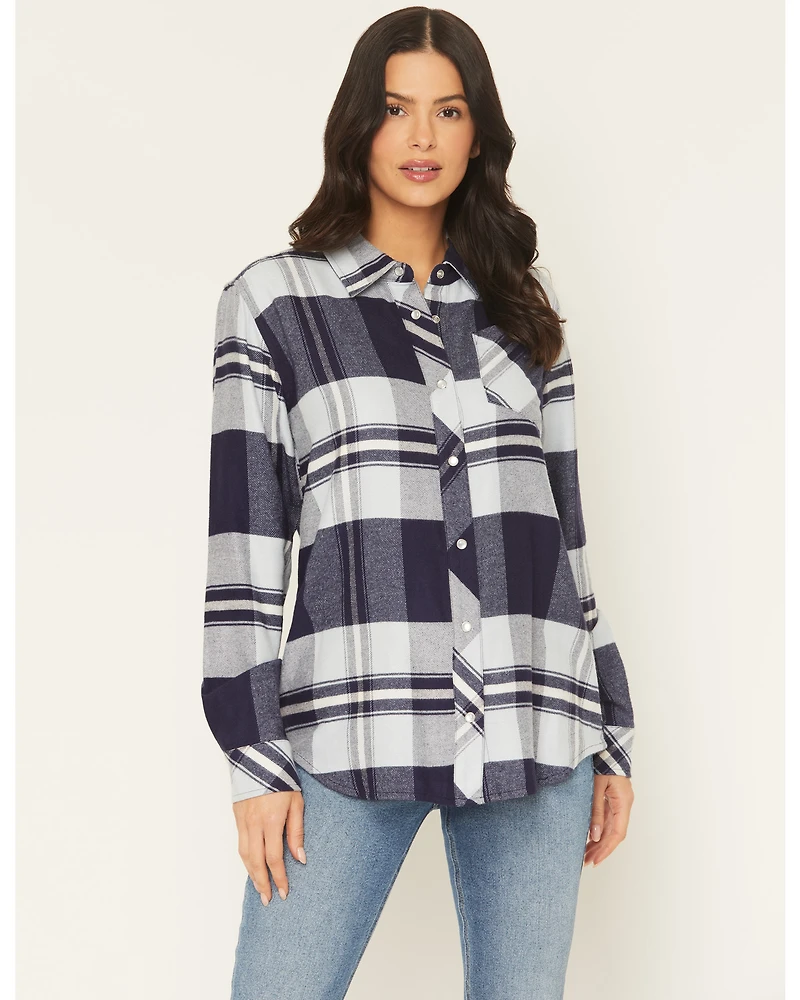 Idyllwind Women's Shadowood Plaid Print Long Sleeve Snap Flannel Shirt