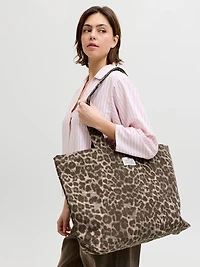 bethany tote bag
