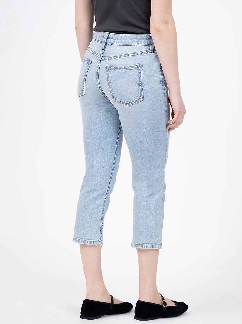 mid-rise slim capri light authentic