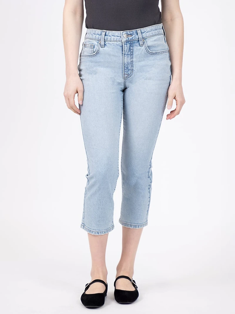 mid-rise slim capri light authentic