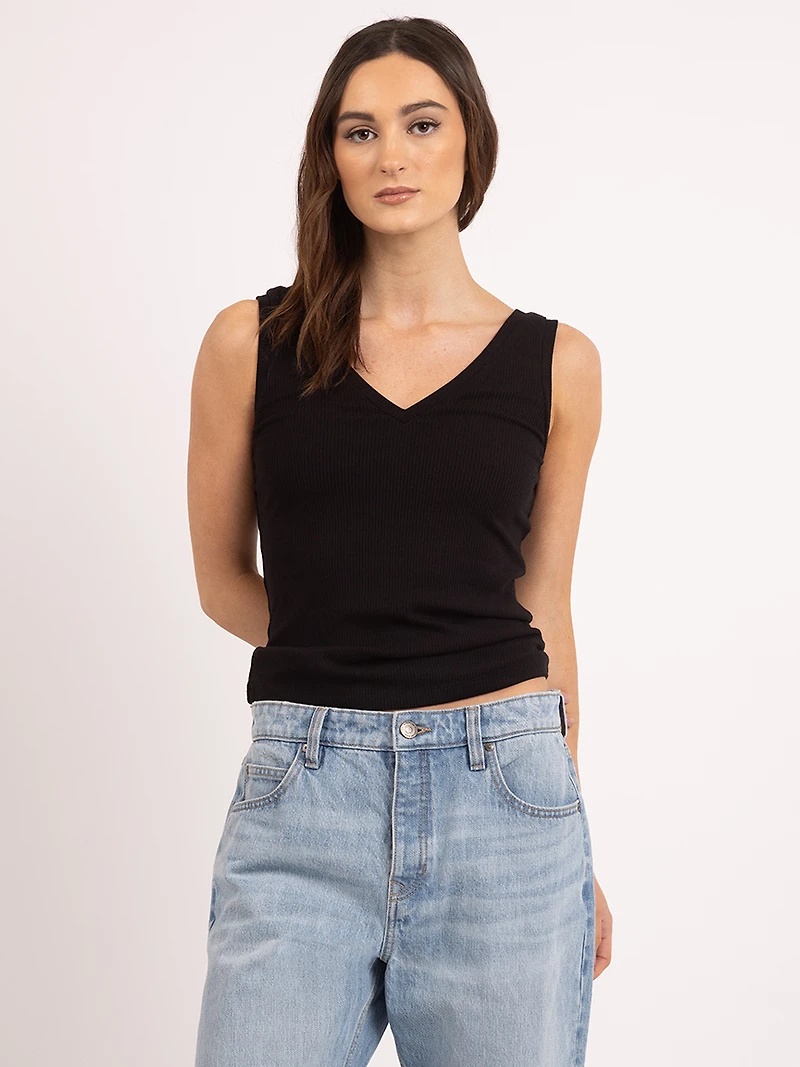leela double v neck tank