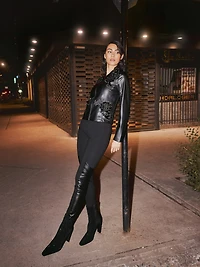 Long-sleeve fitted jacket