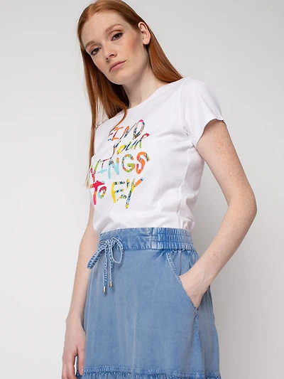 Short-sleeve semi-fitted t-shirt