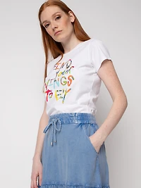 Short-sleeve semi-fitted t-shirt