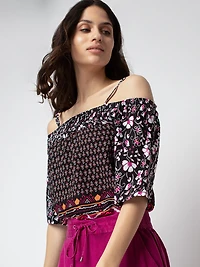 Short-sleeve flared t-shirt