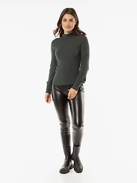 Long-sleeve semi-fitted pullover sweater