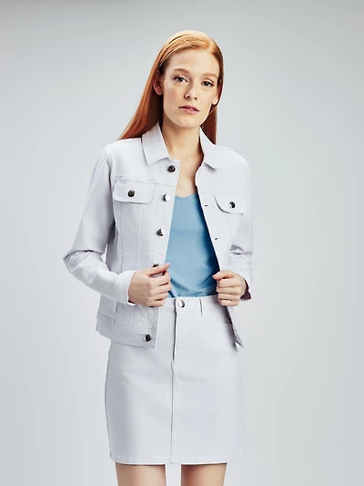 Long-sleeve semi-fitted denim jacket