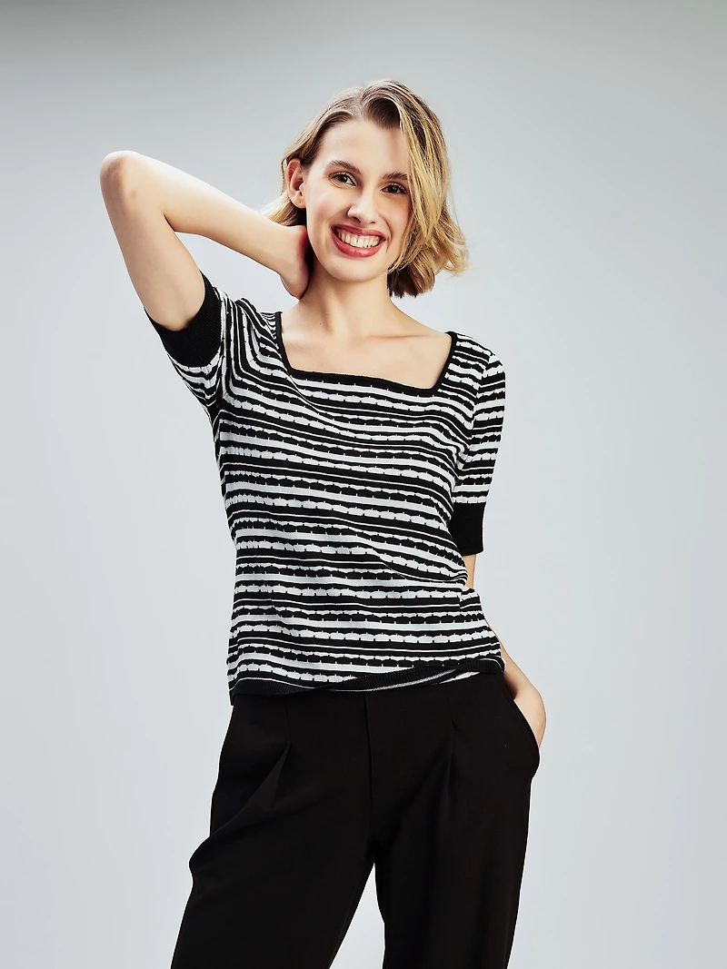 Short-sleeve fitted pullover sweater