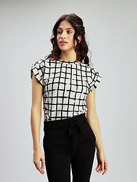 Short-sleeve semi-fitted t-shirt