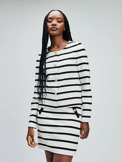 Long-sleeve knit semi-fitted vest