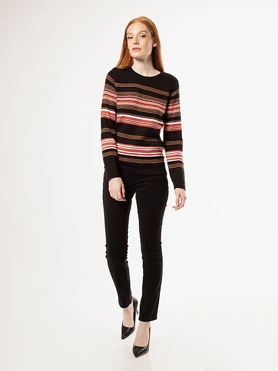 Long-sleeve semi-fitted pullover sweater