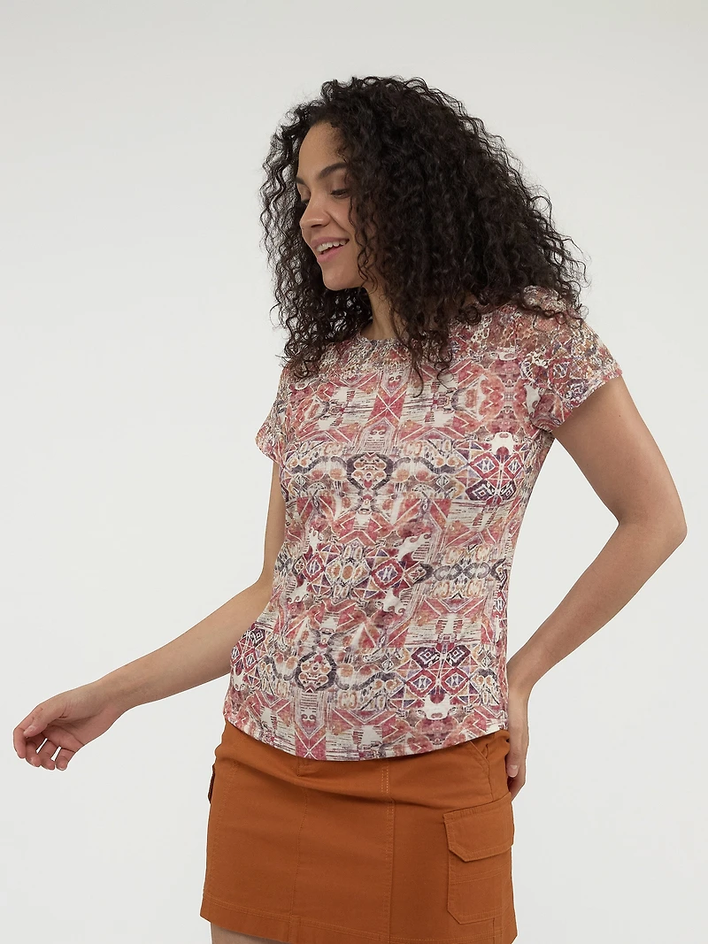 Short-sleeve semi-fitted t-shirt
