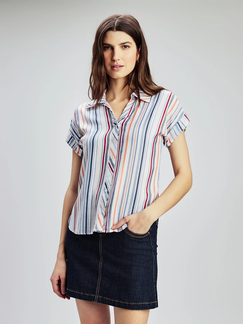 Blouse à manches courtes avec boutons