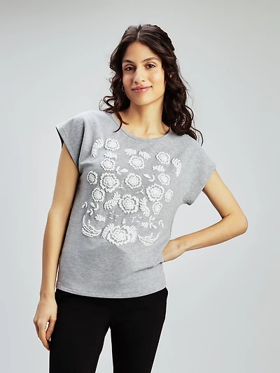 Short-sleeve semi-fitted t-shirt