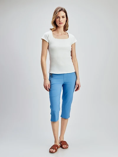 Short-sleeve semi-fitted t-shirt
