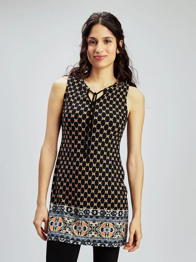 Sleeveless semi-fitted tunic