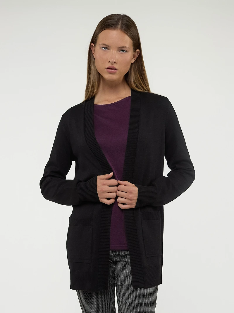 Semi-fitted sweater cardigan