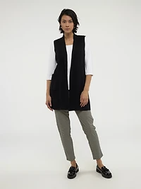 Sleeveless long knitted vest