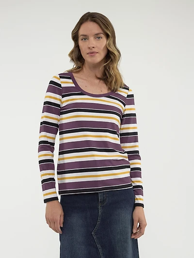 Long-sleeve semi-fitted t-shirt
