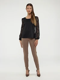 Long-sleeve semi-fitted t-shirt