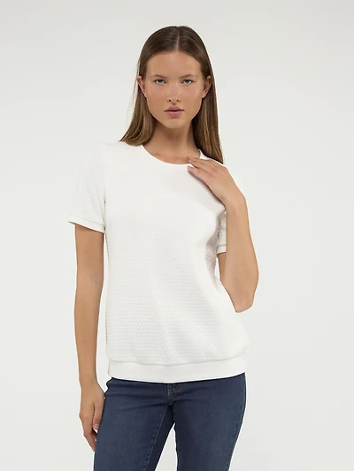 Short-sleeve semi-fitted t-shirt