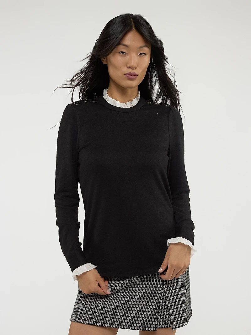 Long-sleeve semi-fitted t-shirt