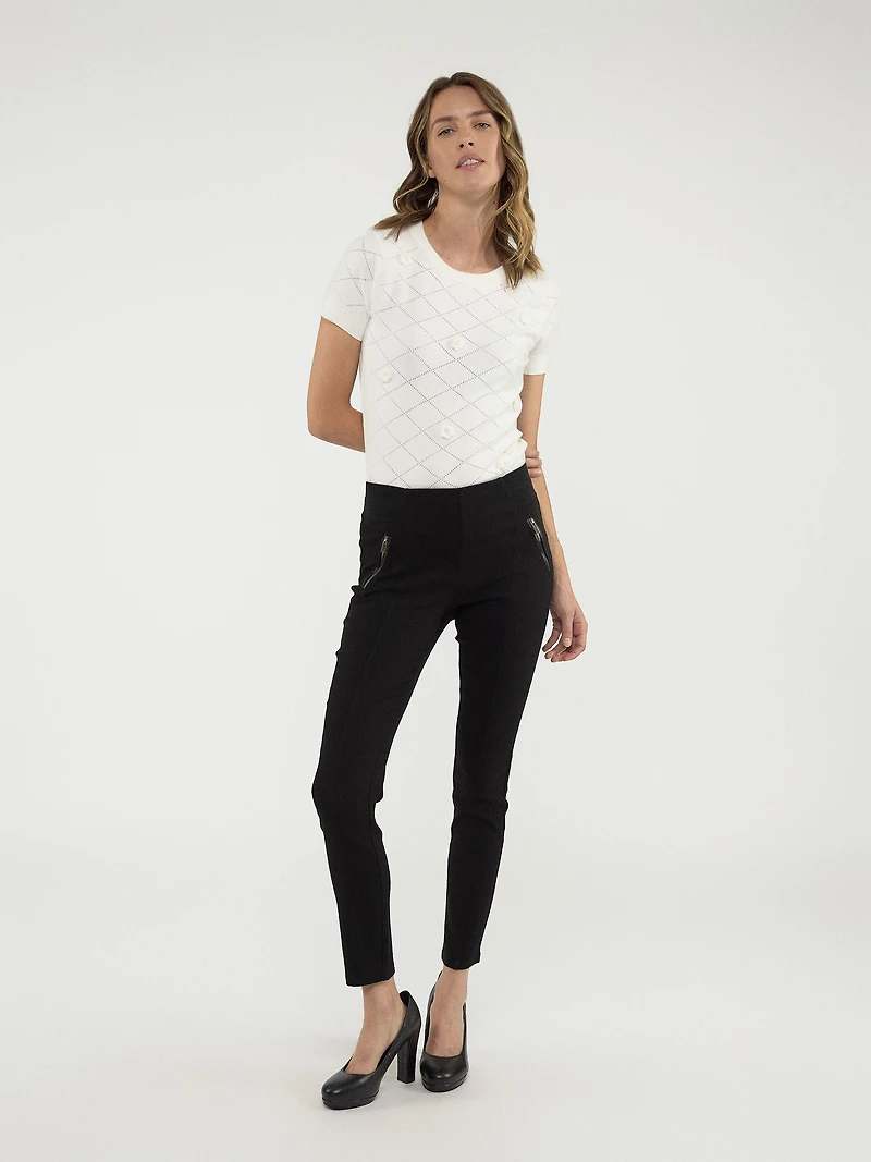 Narrow fitted pull-on pant