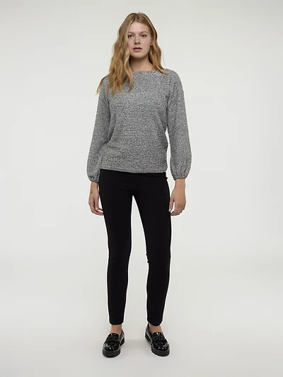 Narrow fitted pull-on pant