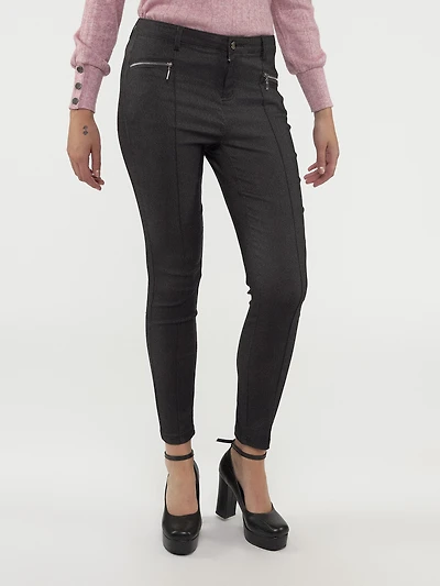 Narrow fitted pant