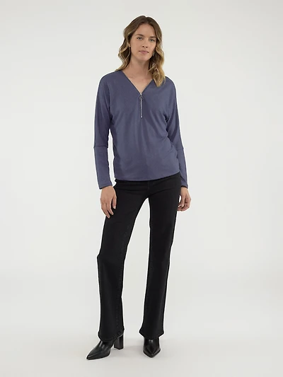 Long-sleeve semi-fitted t-shirt