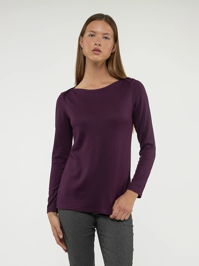 Long-sleeve semi-fitted t-shirt