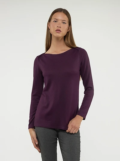 Long-sleeve semi-fitted t-shirt