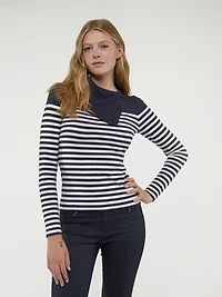 Long-sleeve ftted knit pullover sweater