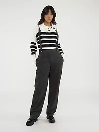 Long-sleeve semi-fitted pullover sweater