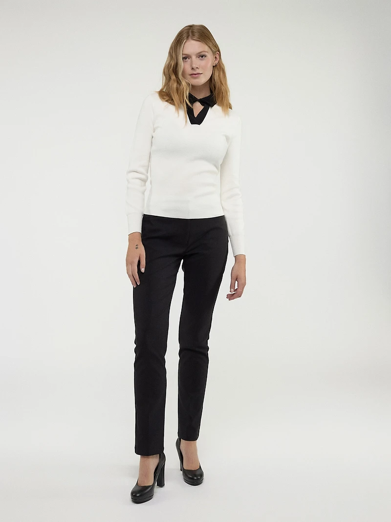 Long-sleeve semi-fitted pullover sweater