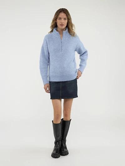 Long-sleeve semi-fitted pullover sweater