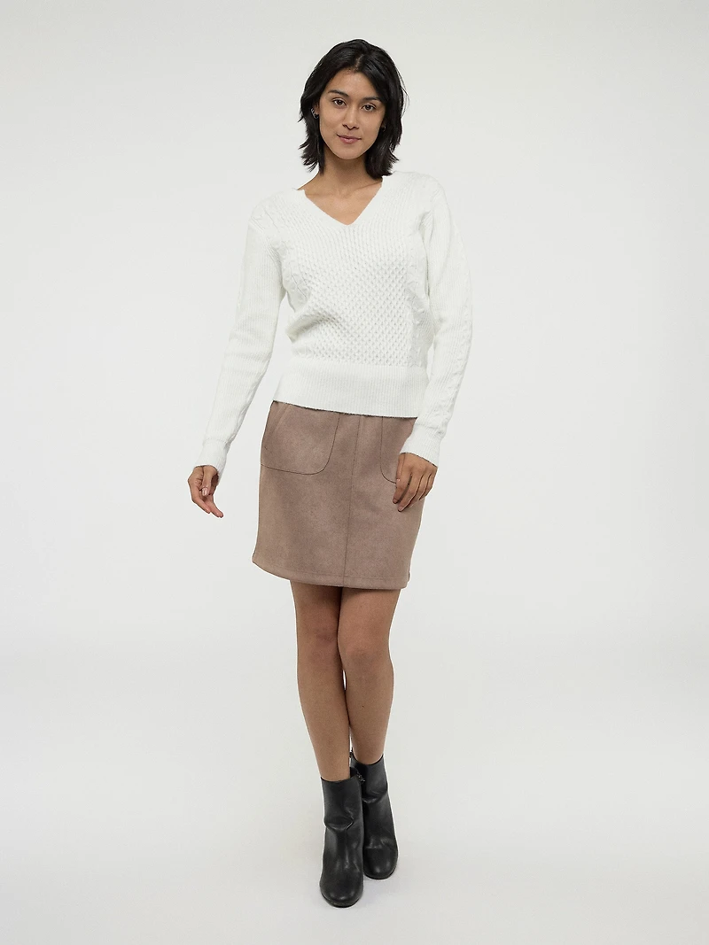 Long-sleeve semi-fitted pullover sweater