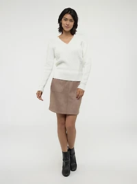 Long-sleeve semi-fitted pullover sweater
