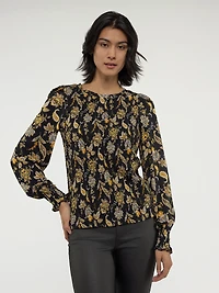 Long-sleeve semi-fitted t-shirt