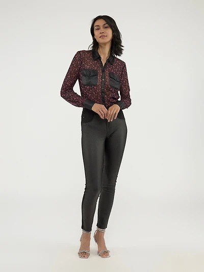 Narrow fitted pull-on pant