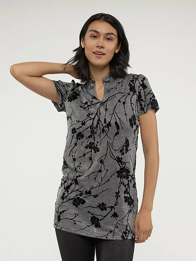 Short-sleeve semi-fitted tunic