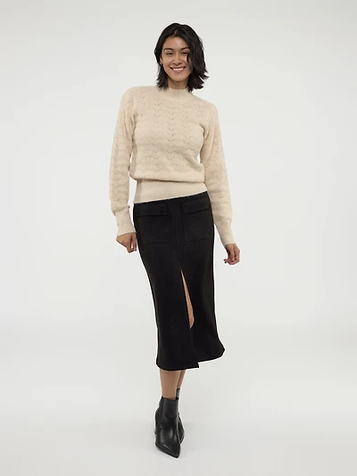 Long-sleeve semi-fitted pullover sweater