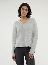 Long-sleeve loose pullover sweater