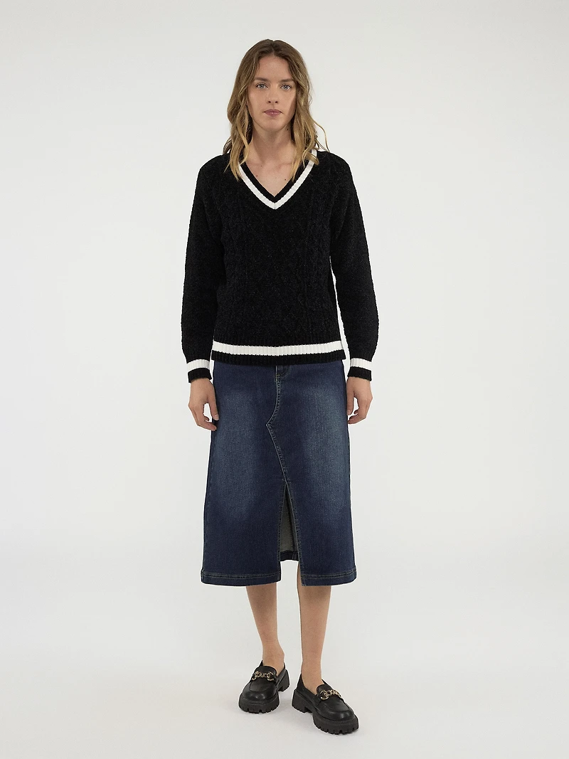 Long-sleeve loose pullover sweater