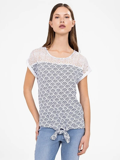 Short-sleeve semi-fitted t-shirt