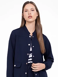 Semi-fitted long-sleeve jacket